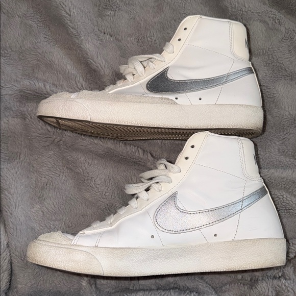 Nike Wmns Blazer Mid '77 'White Silver Metallic' - Picture 10 of 16